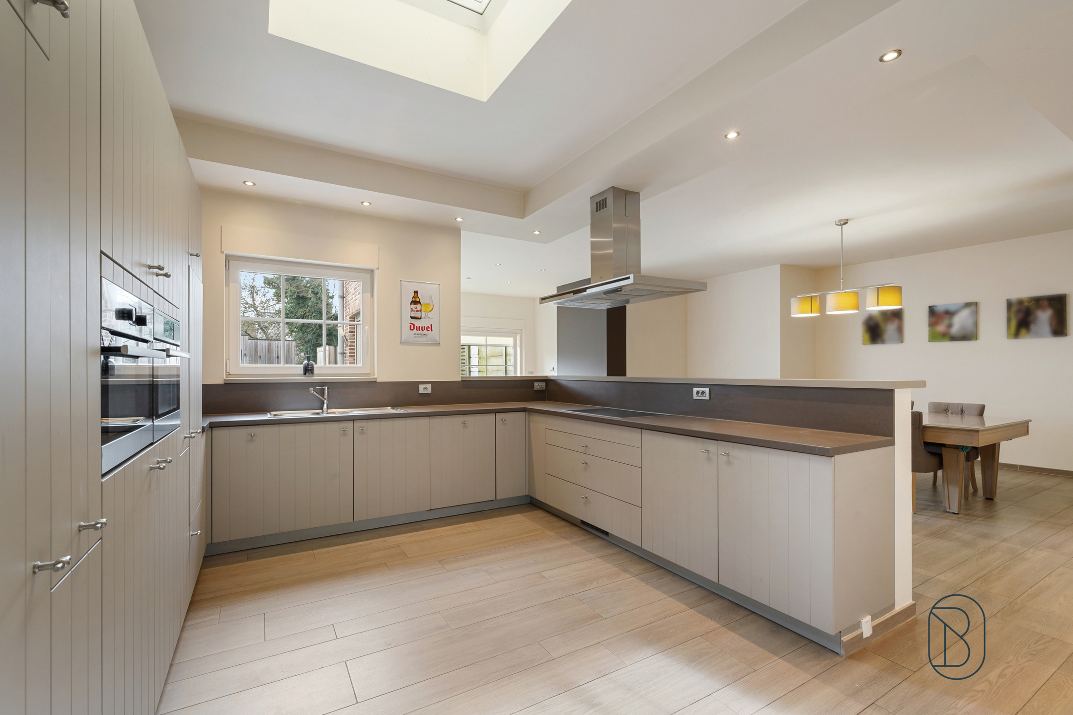 Instapklare woning met zwembad in het centrum van Deerlijk! - foto 2