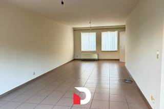 Rijwoning gelegen te Sint-Andries dichtbij brugge centrum. De woning heeft volgende indeling: inkom met apart toilet en berging onder de trap,...