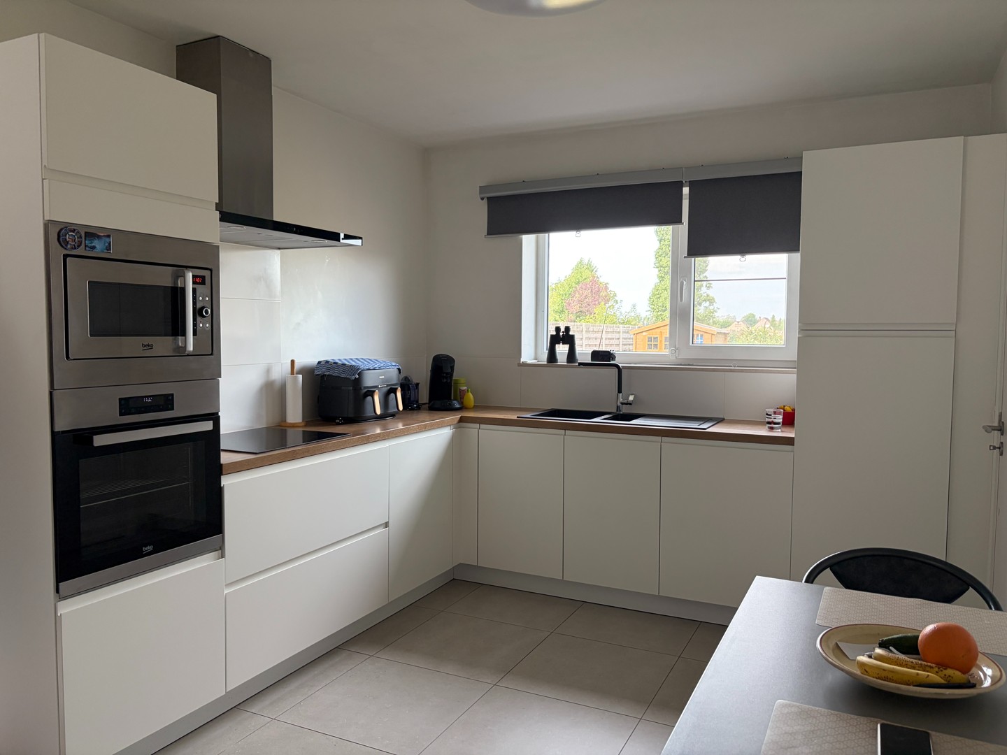Halfopen woning met 3 slaapkamers, garage en grote tuin. - foto 4
