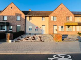 Op een uitstekende locatie, op slechts enkele minuten van het centrum van Roeselare, op wandelafstand van het Mammoetcenter en vlak bij de...