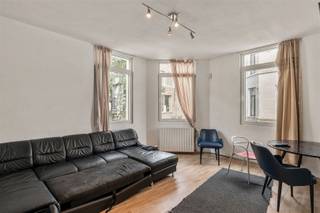 <p>n the vibrant Seefhoek, close to Park Spoor Noord and the renewed Stuivenbergplein, you will find this closed building with four bedrooms, located at Pollepelstraat 2 in Antwerp.</p><p>The home offers plenty of space and a practical layout, ideal for families or those looking for a spacious townhouse with potential.</p><p>- Spacious home with functional layout<br />- 3 full bedrooms + 1 extra room (office/dressing)<br />- Indoor garage with additional storage and utility room</p><p>On the ground floor there is a garage with an adjoining checkroom and storage room, where also the connections for washing machine and dryer are provided.</p><p>The second floor is the living floor with a large living room and a fitted kitchen with ample storage space.</p><p>On the second floor we find a bedroom and a bathroom.</p><p>The third floor has two spacious bedrooms. At the top of the house there is an additional room under the roof, ideal as an office, hobby room or extra bedroom.</p><p>The location is a great asset: in the lively Seefhoek, within walking distance of Park Spoor Noord, public transportation, local stores and cozy restaurants. Moreover, there is an easy connection to the Antwerp Ring Road and the city center.</p><p><span><span>Curious? Please fill in your details at the bottom of the ad on our website www.sinjoor.be. The file manager will then contact you as soon as possible.</span></span></p>