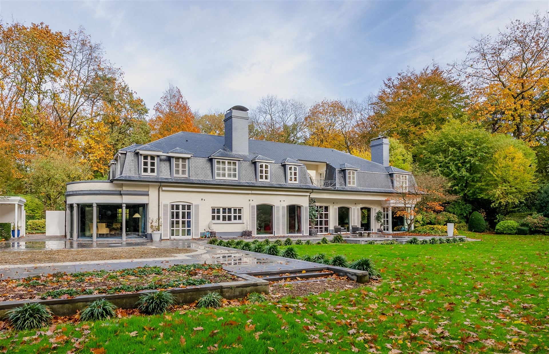 House for sale in Kapellen with 5 bedrooms - photo 1