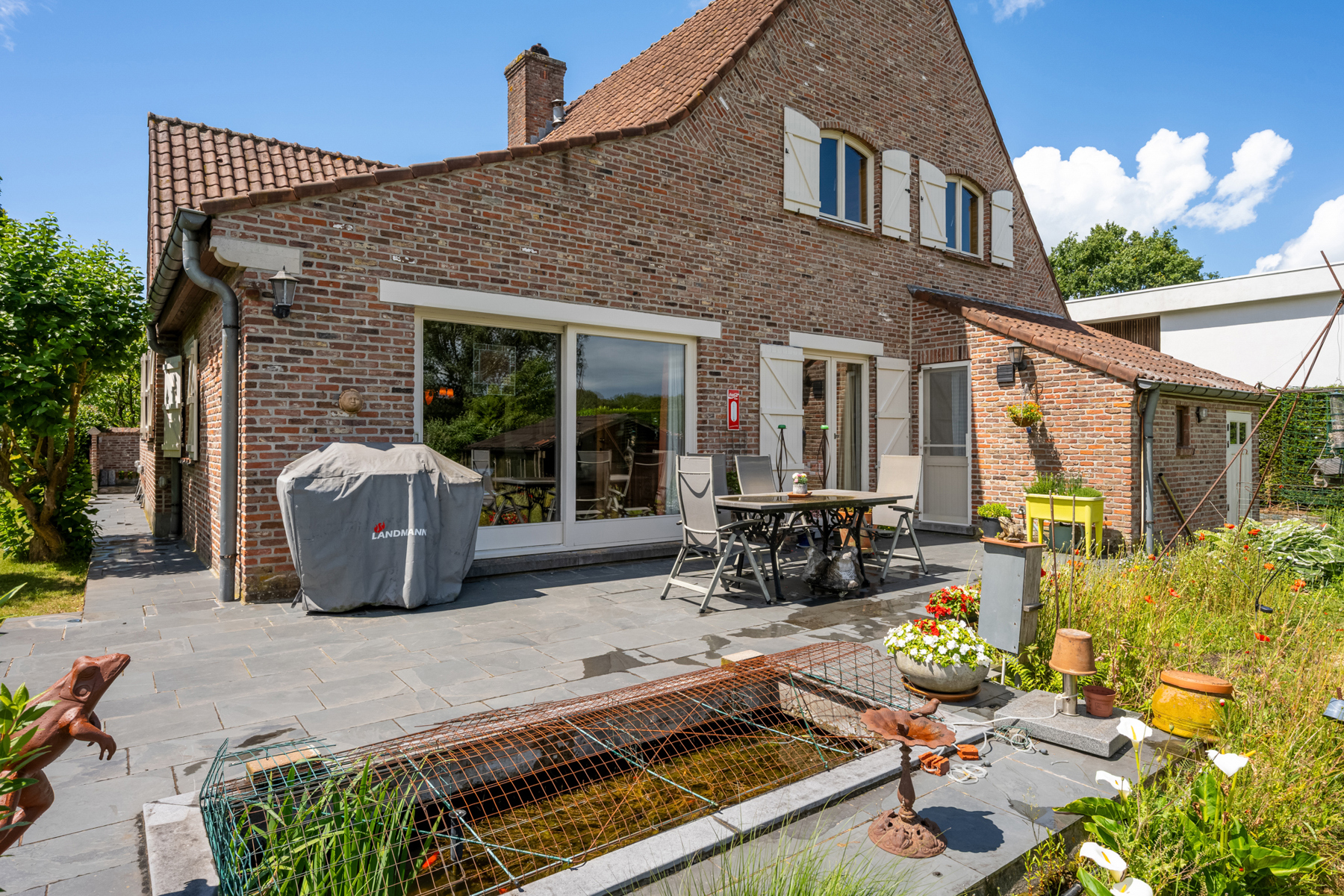 Ruime woning met 5 slpk, dubbele garage, atelier en tuin - foto 5