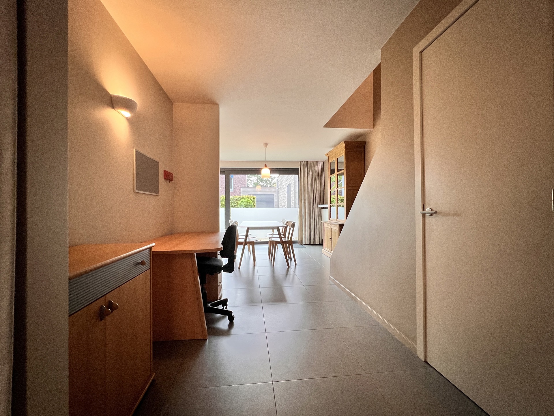 Moderne woning (voorzien van airco) met garage - foto 4