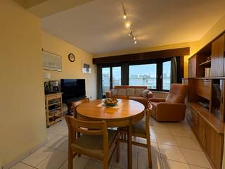 Au 6e étage se trouve ce très bel appartement 1 chambre, idéal comme résidence secondaire ou comme investissement.**Disposition :*** living lumineux...