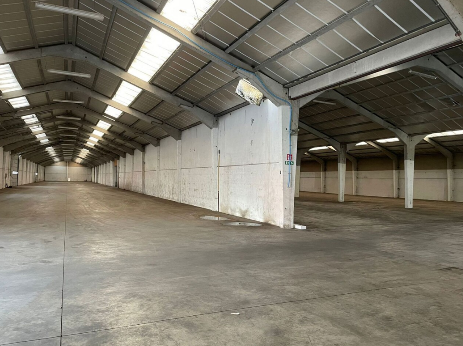 Logistiekte ruimte te huur met een oppervlakte van 1.410m². - foto 2