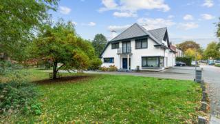 Welkom op de Stalenstraat 156 in Genk.Bent u op zoek naar een instapklare woning in Genk?Bent u op zoek naar een gerenoveerde woning met een...