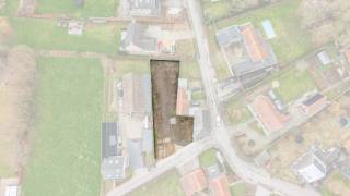 Op zoek naar een bouwgrond op een vlot bereikbare maar rustige locatie in Welden? Dit perceel biedt een mooie kans voor wie wil bouwen in een landelijke woonomgeving.<br /><br />Het gaat om een vrij gelegen stuk grond met een oppervlakte van 726 m², gelegen in de Vleesstraat in Welden. Op dit perceel geniet je hier van een goede verbinding richting Oudenaarde en omliggende gemeenten, zonder in te boeten aan rust en openheid.<br /><br />Volgens het gewestplan bevindt het perceel zich in woongebied met landelijk karakter. <br /><br />Een interessante opportuniteit voor wie op zoek is naar een goed gelegen bouwgrond met potentieel in de Vlaamse Ardennen.