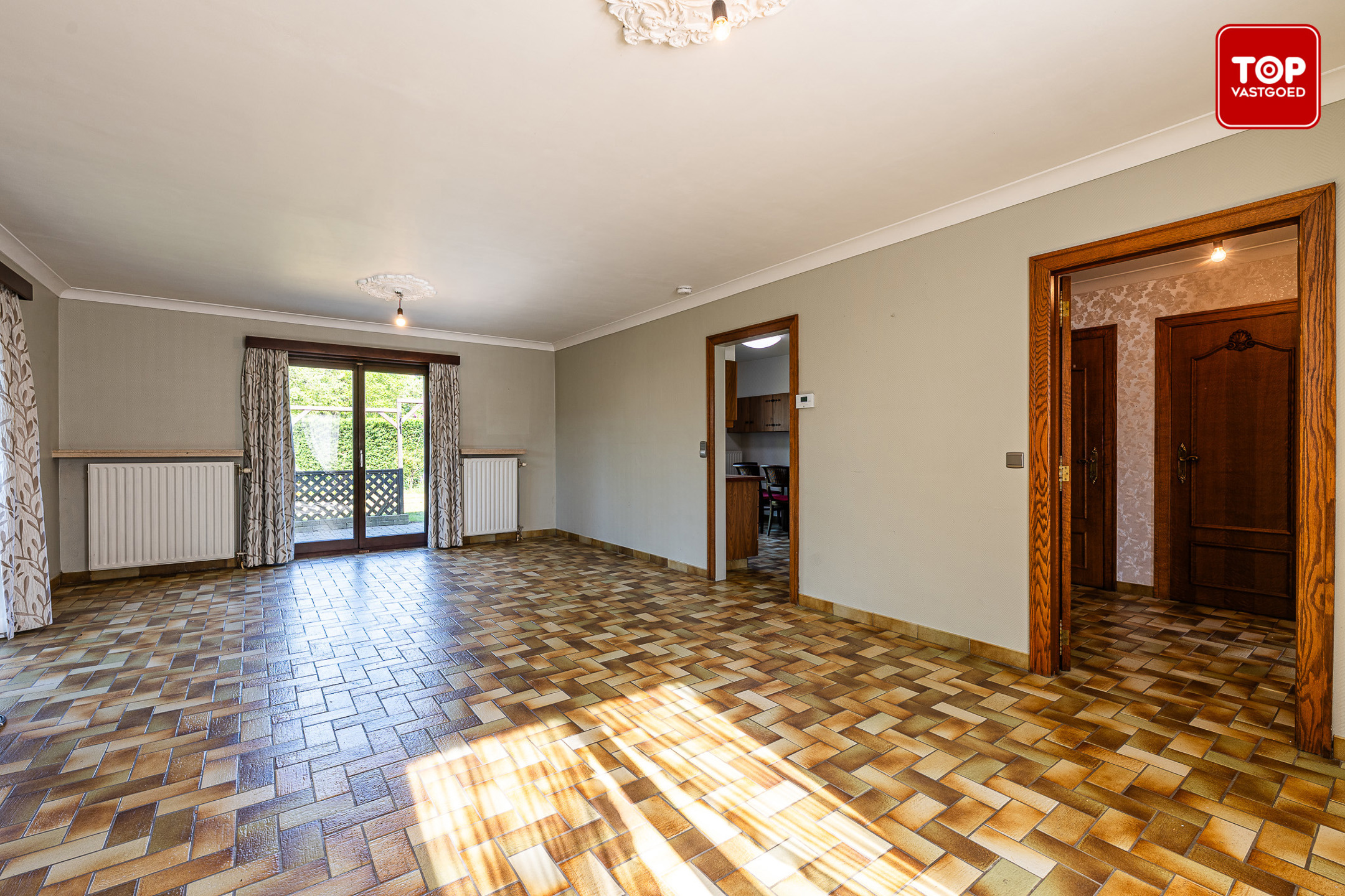 Op te frissen bungalow op toplocatie. - foto 5