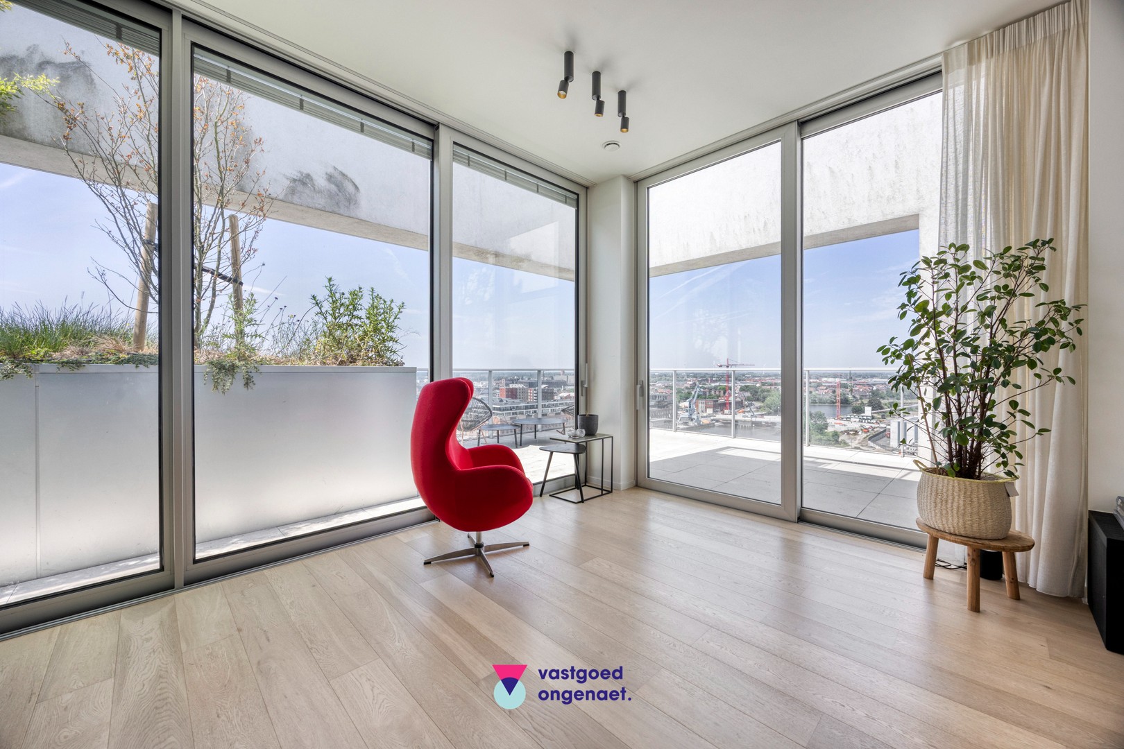 Exclusieve penthouse met zicht op water en stad - foto 2