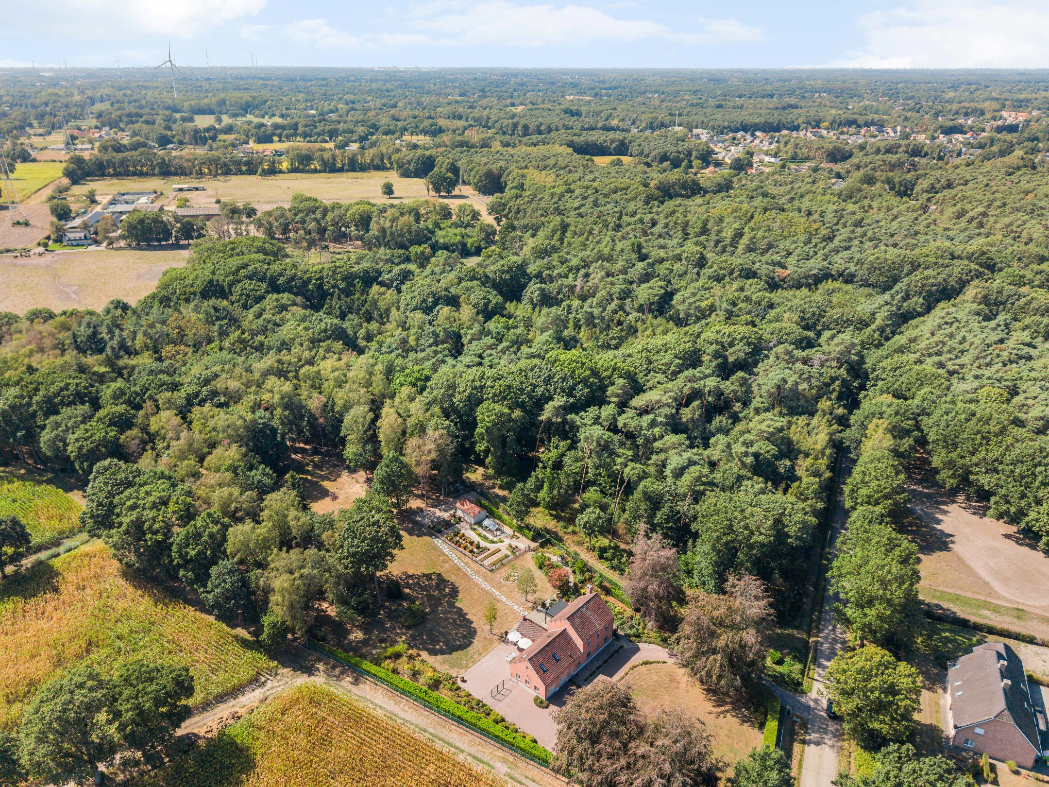 Karaktervol pand op domein van 8 Ha te Balen - foto 4