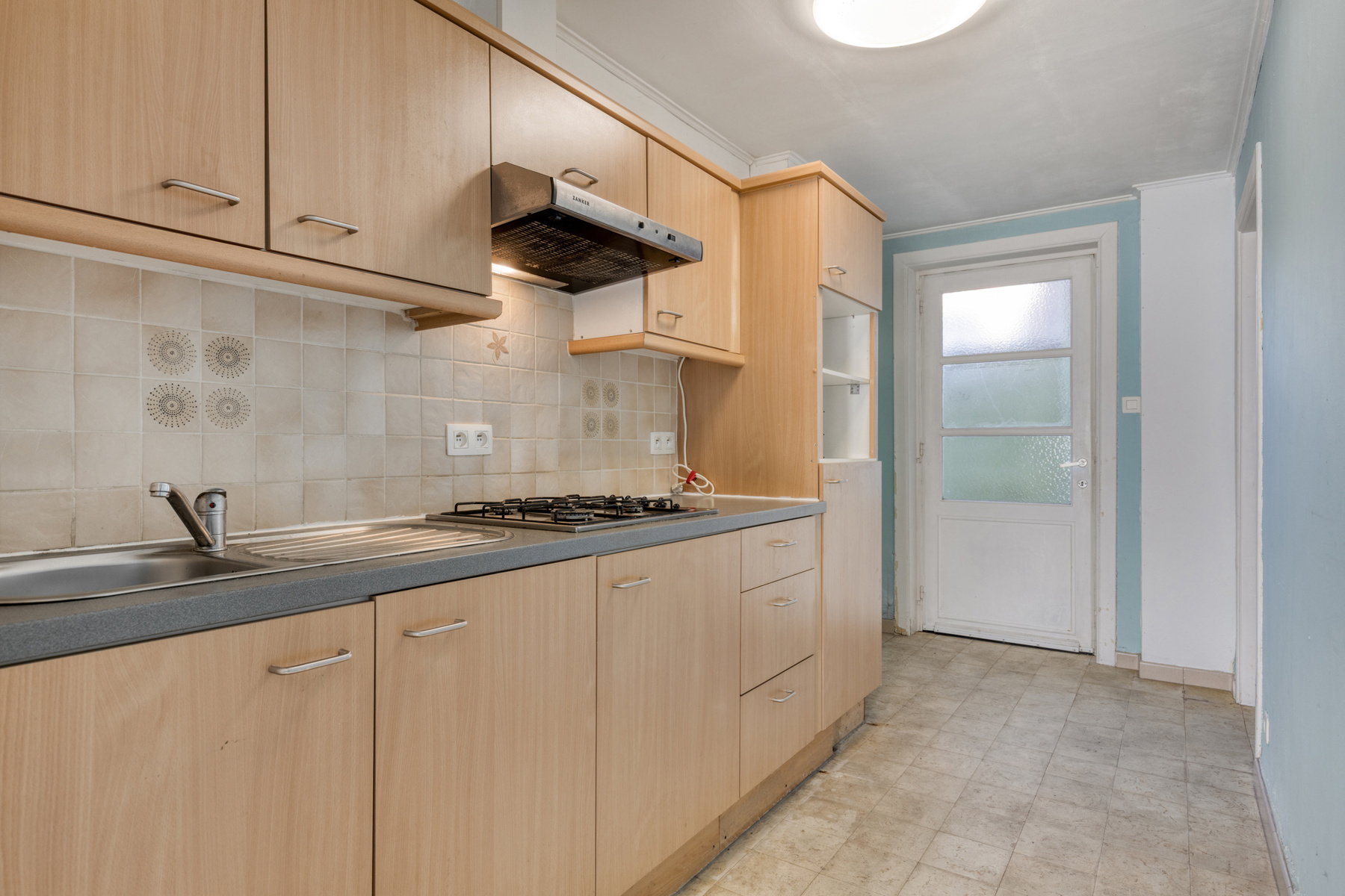 Gelijkvloers appartement met 2 slaapkamers nabij het centrum - foto 5