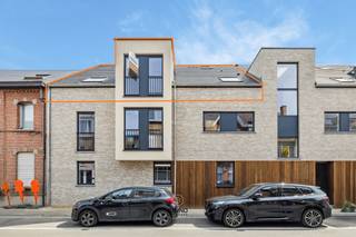 In het hart van Lebbeke, centraal en toch rustig gelegen, vindt u dit prachtig nieuwbouwappartement in een kleinschalig en modern...