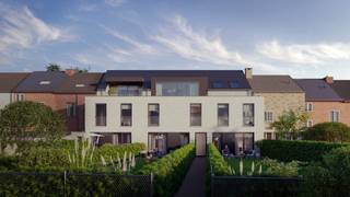 Ontdek deze nieuwe, tijdloze woningen in Puurs Sint-Amands, perfect gelegen nabij winkels, scholen (inclusief secundair onderwijs op slechts 2,5 km afstand), restaurants en het openbaar vervoer (met een bushalte op slechts 200 m). Met gemakkelijke toegang tot de A12 ben je snel in Antwerpen of Brussel. Geniet van een unieke mix van natuur en cultuur, gelegen nabij het Fort van Breendonk en het Hof van Coolhem.

Dit stijlvolle woonproject bestaat uit vier woningen: drie met zowel een gelijkvloerse als eerste verdieping, één woonunit gelegen op de tweede verdieping met aanpalend terras (toegankelijk via een lift). Elke woning is uitgerust met een inkomhal met toilet, een lichtrijke woon- en eetkamer, een open keuken, een bergruimte, 2 of 3 slaapkamers, een badkamer, een aangelegde tuin, een fietsenberging en een carport, bereikbaar via de achterliggende straat, Schoubroek. In de prijs is reeds één carport met berging inbegrepen, er is mogelijkheid om een tweede carport met berging bij aan te kopen.

Kies zelf de afwerkingsmaterialen voor de keuken, badkamer, vloeren en binnendeuren (inbegrepen in de prijs) en creëer jouw eigen thuis op maat. Dankzij het gebruik van een warmtepomp in combinatie met vloerverwarming en zonnepanelen blijft jouw toekomstige energiefactuur onder controle.

Voor eigen bewoning of als een rendabele investering: dit project is telkens een prima keuze! Contacteer ons en ontdek alle mogelijkheden.
