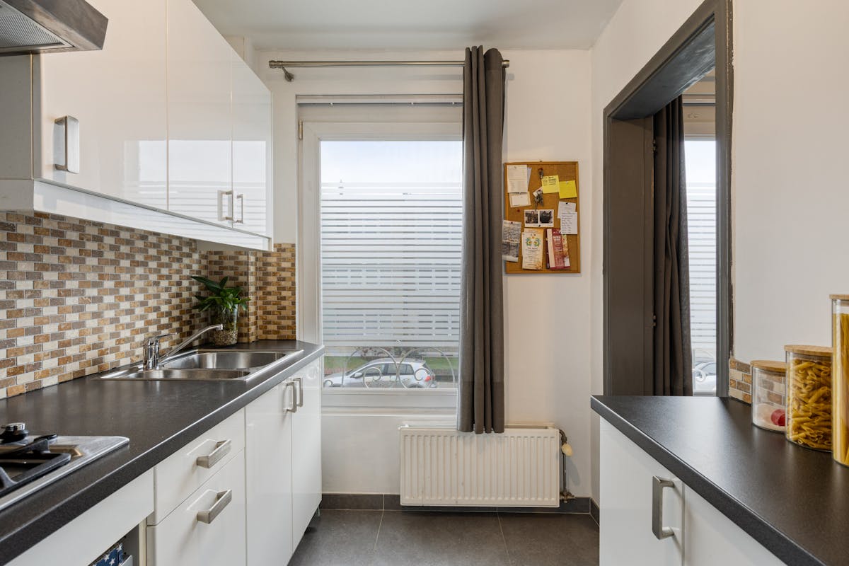 Appartement met 2 slaapkamers en terras te Deurne! - foto 4