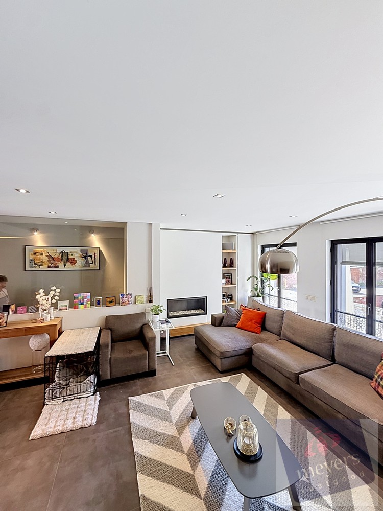 Ruim triplex-appartement met terras én handelspand op toplocatie in Hasselt - foto 4
