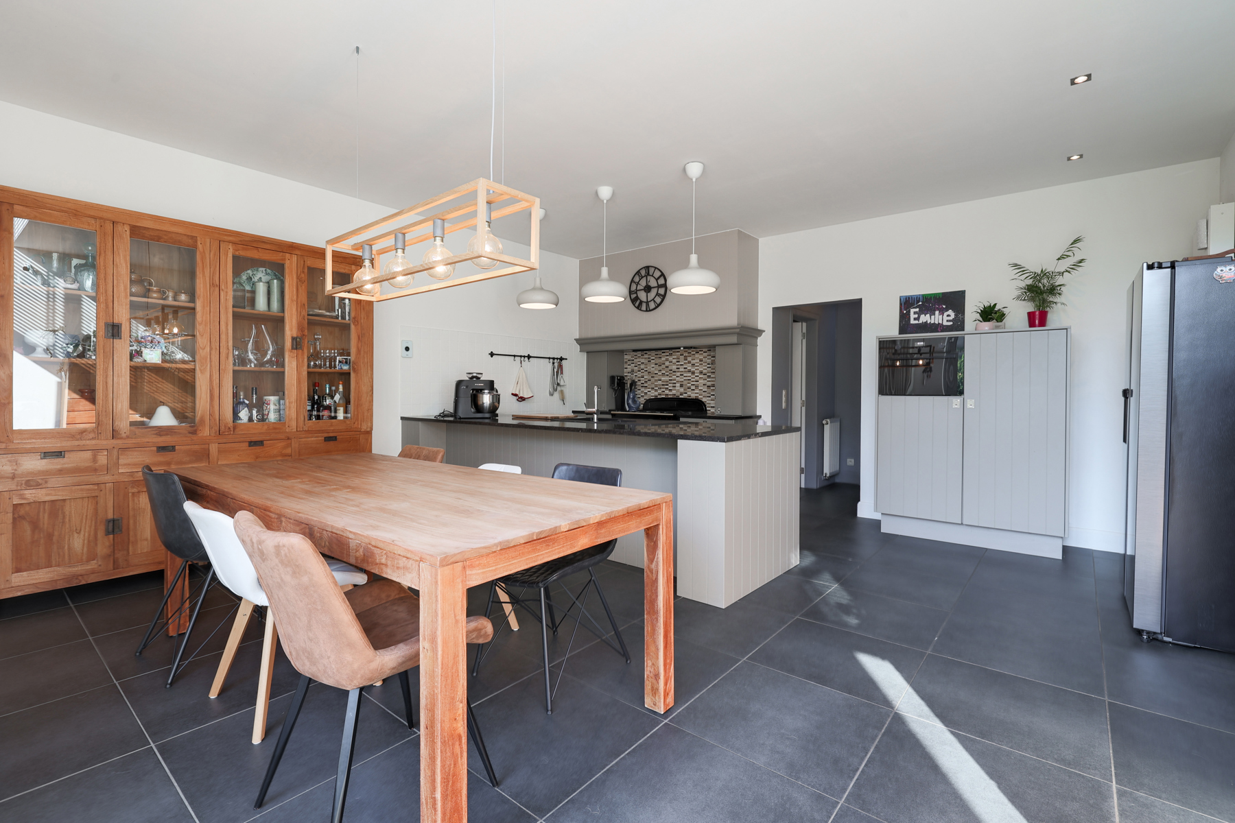 Lichtrijke gezinswoning met tuin, garage en 3 slpk - foto 2