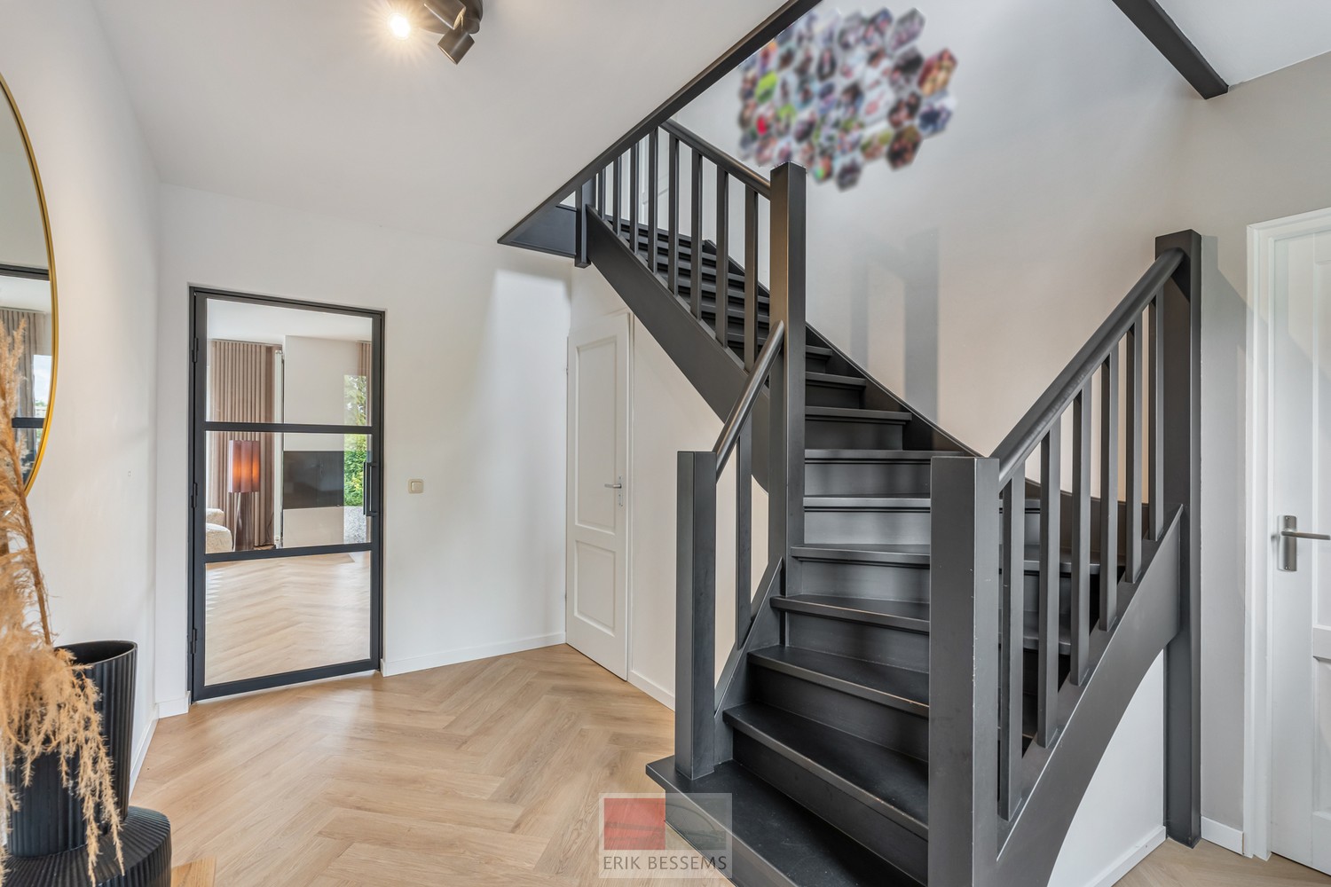 Instapklare gezellige vrijstaande woning met een woonopp. van circa 185 m2 op een perceel van 17a53ca - foto 4