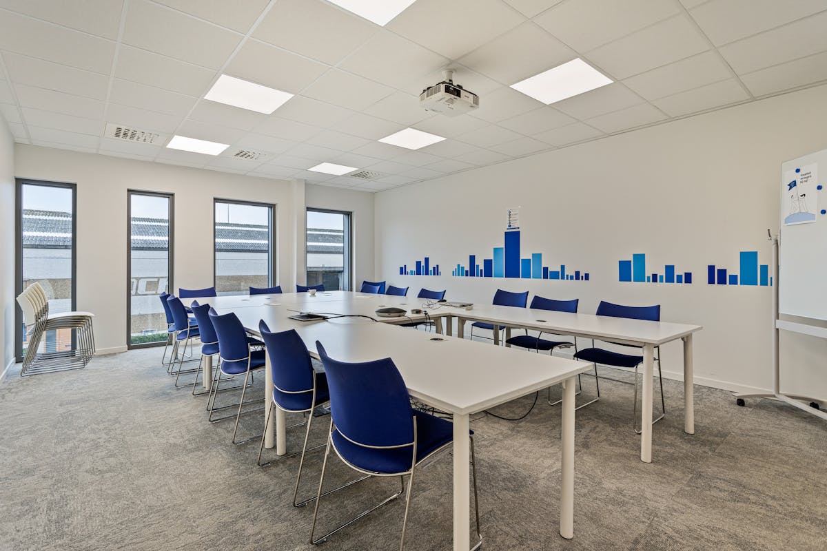 Bureau spacieux (240 m²) à louer à Loppem. - photo 3