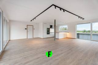 In het pittoreske Nieuwkapelle bevindt zich deze parel. Diverse lokale handelaars bevinden zich op wandelafstand. Grootwarenhuizen bevinden zich...