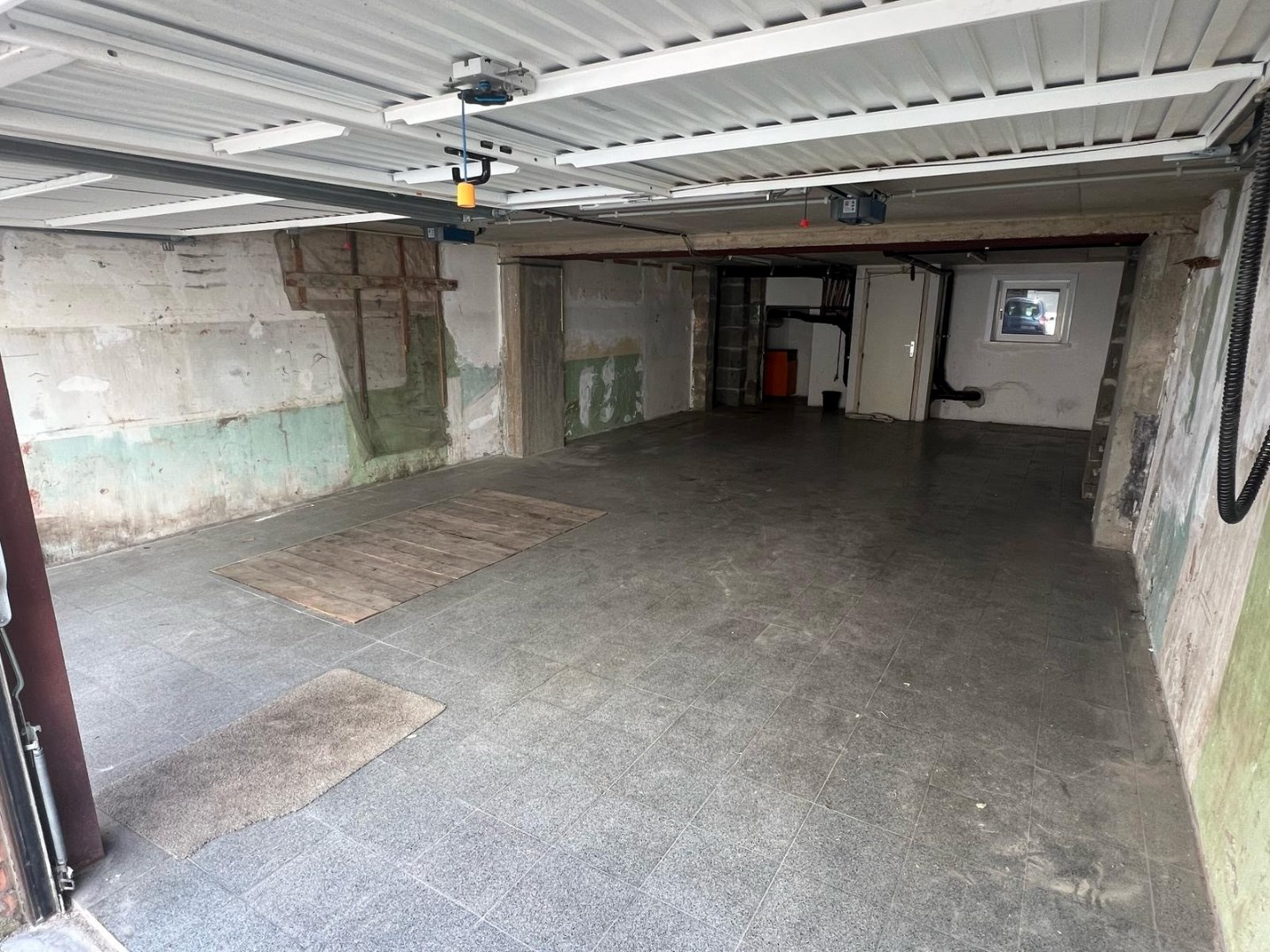 Zeer ruime garagebox voor 4 wagens op de Kustlaan - foto 4