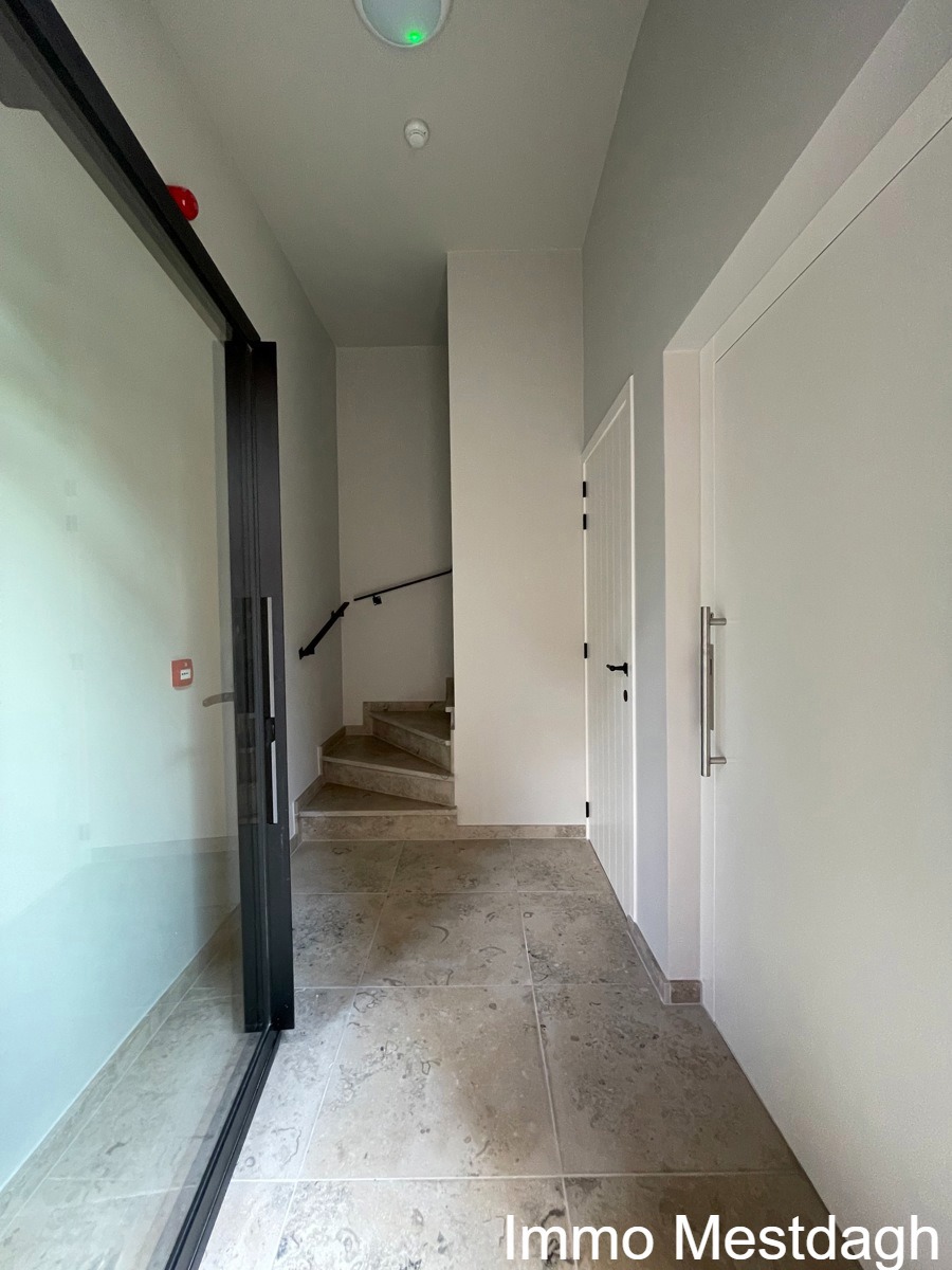 Prachtig modern appartement met terras en parking – Hartje Diest - foto 4