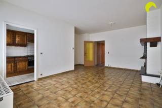 Te renoveren gelijkvloers appartement en garagebox te Hoboken!Dit te renoveren appartement is gelegen in de nabijheid van invalswegen, parken,...