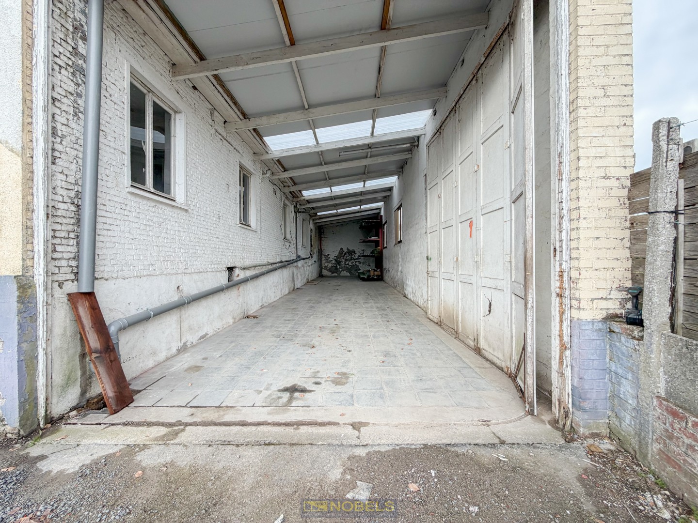 Te huur, magazijn van +-80m² met privatieve oprit gelegen te Mater  (Oudenaarde) - foto 5
