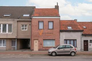 Te renoveren woning met karakter, tuin en optionele garage hartje St. JobIn het centrum van St. Job, op een toplocatie met alle voorzieningen binnen...