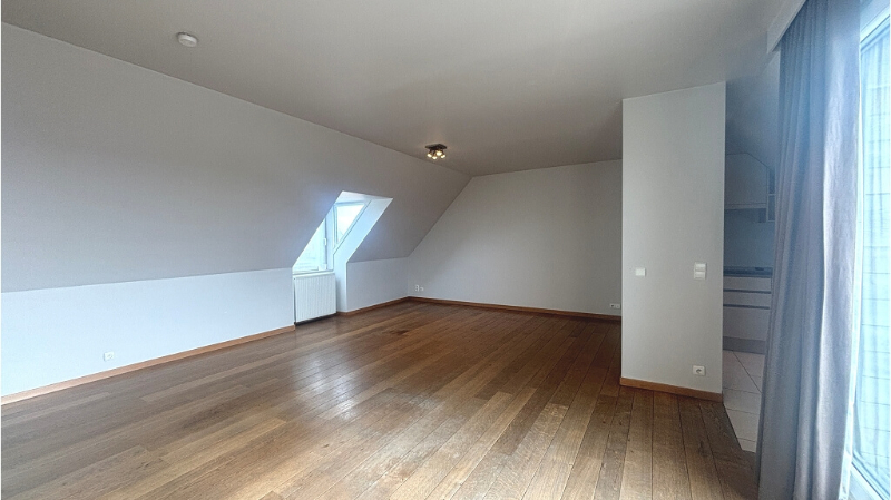 Prachtig Dakappartement met 2 slaapkamers en TERRAS te koop in Roeselare - photo 5