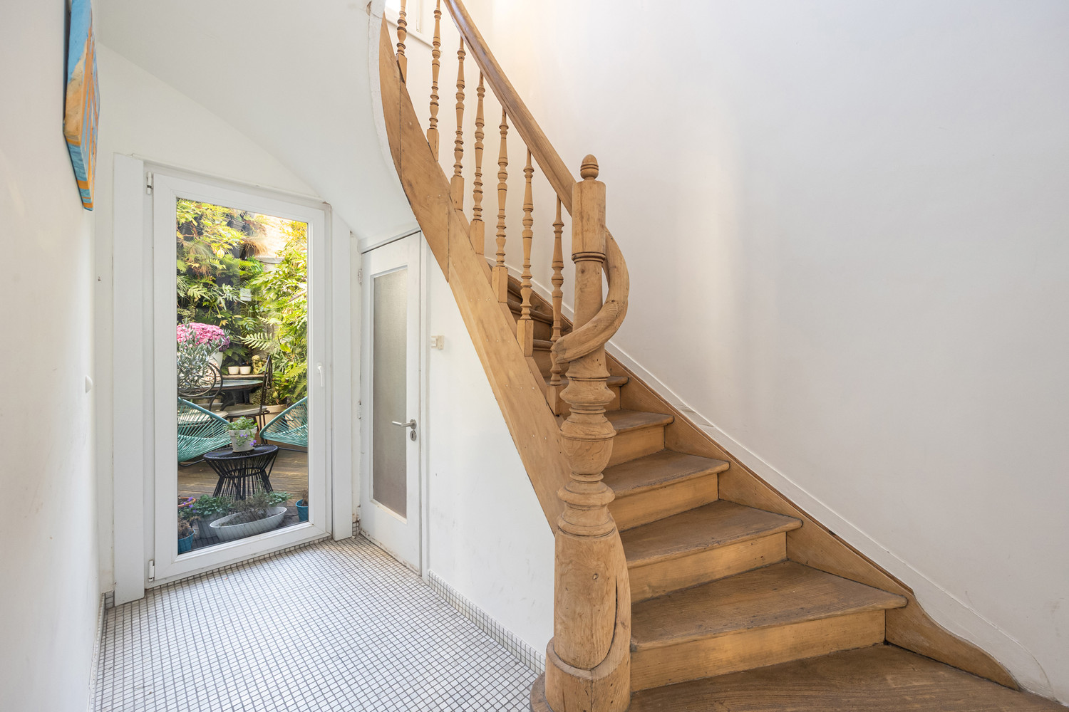 Karaktervolle en lumineuze burgerwoning (262m²) met aangename buitenruimte op hoeklocatie in hartje Zurenborg - foto 4