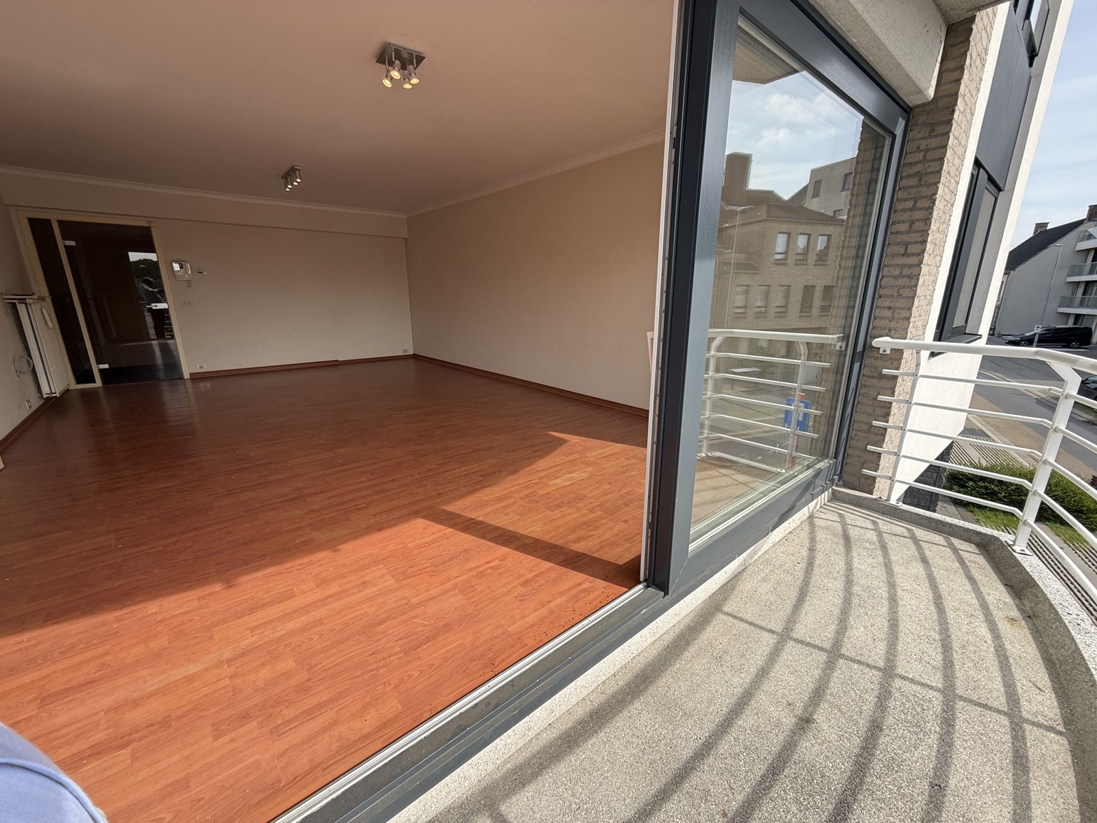 3 slaapkamer appartement aan het station van Beernem - foto 4