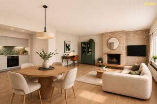 <p><span>Bent u op zoek naar een appartement dat u volledig naar eigen smaak kunt inrichten? Dan is dit centraal gelegen appartement in het hart van Duffel zeker een bezoek waard. Dankzij het gunstige </span><span>EPC-label B</span><span>, de</span><span> lage gemeenschappelijke kosten</span><span> en de aanwezigheid van een</span><span> lift </span><span>vormt dit een interessante opportuniteit voor zowel eigen bewoning als investering.</span></p><p><span>Via de inkomhal met praktische vestiairekast betreden we het appartement. Vooraan bevindt zich de lichtrijke woonkamer met aansluitende keuken. Door de keuken open te maken naar de leefruimte creëert u eenvoudig een moderne, open leefomgeving waarin beide ruimtes mooi in elkaar overvloeien. </span></p><p><span>Verder beschikt het appartement over een apart toilet, een badkamer en </span><span>twee volwaardige slaapkamers</span><span> van respectievelijk 17 m² en 12 m². Vanuit de tweede slaapkamer heeft u toegang tot een gezellig terras met handige opbergkast.</span></p><p><span>Extra bergruimte vindt u in de private kelderberging.</span></p><p><span>Een absolute meerwaarde is de mogelijkheid om een achter het gebouw gelegen </span><span>garage afzonderlijk aan te kopen voor €25.000</span><span>. Zo beschikt u steeds over een parkeerplaats of extra opslagruimte in het centrum van Duffel.</span></p><p><span>Kortom, een appartement met een doordachte indeling, een aangenaam ruimtelijk gevoel en een uitstekende basis om volledig naar uw eigen woonwensen te moderniseren. </span></p>