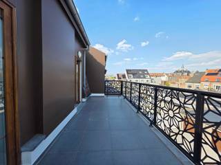 Un duplex superbe et exceptionnellement spacieux, situé dans un endroit central et calme dans la ville de Nieuport, à proximité de la Grand Place,...