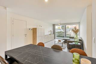 Op zoek naar een degelijk en instapklaar appartement ? Dan is dit jouw kans!Nabij het centrum van Zottegem is dit recente (bwj 2022) en goed...