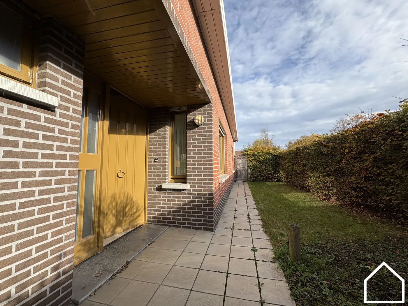 Ruime en goed onderhouden bungalow met zonnige tuin, Elverdinge dorpskern. Opp: 844m². - foto 5