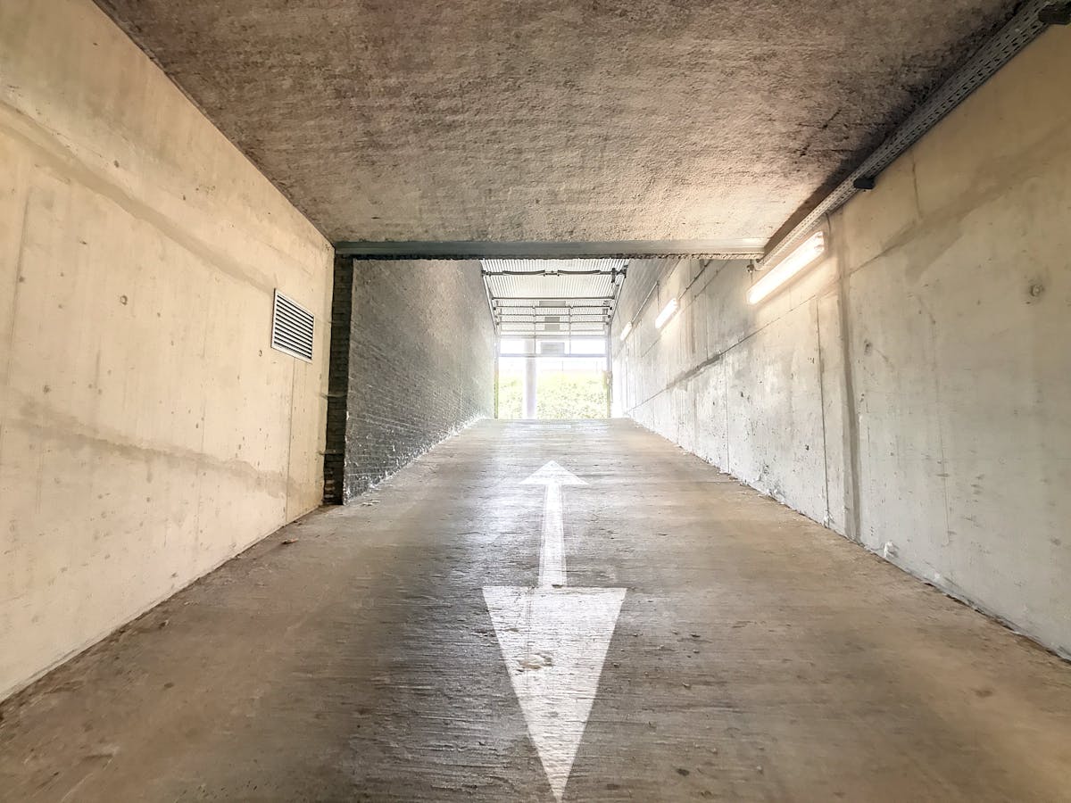 Afgesloten ondergrondse staanplaats (nr. 31) nabij Brugge - foto 5