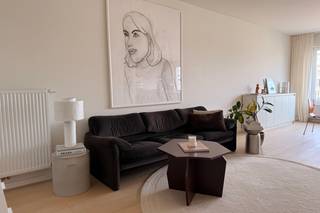 Dit bemeubeld appartement is totaal gerenoveerd in 2022 met hoogwaardige materialen en dat voel je meteen. Geen kluslijst, geen verrassingen,...