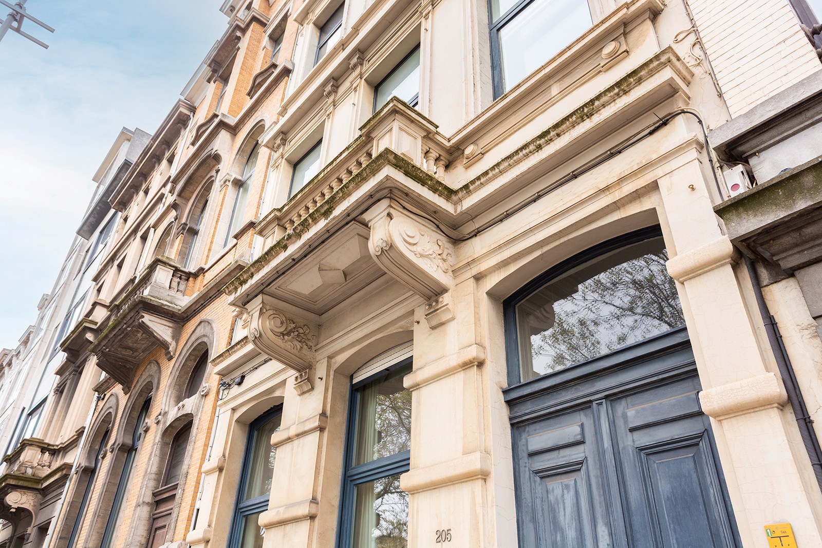 Karaktervolle en ruime woning met 6 slaapkamers op absolute toplocatie in Antwerpen - foto 4