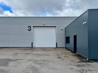 Ontdek een reeks diverse KMO-units die te huur worden aangeboden in een volledig gerenoveerd businesspark in Machelen. Deze site biedt een...