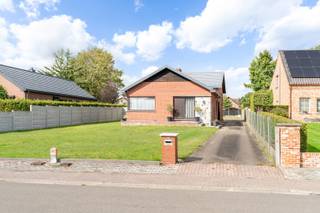 In het laatste deel van een doodlopende straat ligt deze te renoveren woning op een perceel van 13a10ca. De woning werd gebouwd in 1967 en...