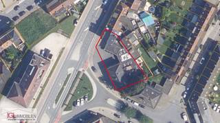 Immo Groot Leeuw vous propose ce terrain à potentiel de projet, situé à l’angle de la Chaussée de Mons et Olmenlaan.Une étude préliminaire indique...