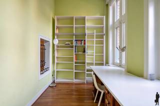 Op top locatie gelegen historisch herenhuis pal in het centrum van Essen op een grond van ca. 2.129m²!Het herenhuis is gebouwd als pastorie in...