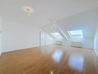 <strong>AUDERGHEM</strong>, right in the heart of the town, on the square, close to shops, restaurants and public transport, on the top floor you’ll find a spacious two-bedroom flat with a living area of ±110m². It comprises a spacious entrance hall, a living room, a fully fitted kitchen, a bathroom with a double washbasin, a hallway leading to the bedrooms, a separate toilet, two bedrooms (±27 and ±17 m²), a cellar and a garage box. Energy Performance Certificate (EPC): E – 52 kg CO₂/(m², year).<br /><br />
<p><u><strong>5th floor:</strong></u></p>
<ul>
<li>Entrance hall with cupboards</li>
<li>Living room ± 33m²</li>
<li>Fully fitted kitchen (oven, hob, extractor hood, fridge, freezer, dishwasher, microwave</li>
<li>Laundry room with connections for washing machine and tumble dryer</li>
<li>Bedroom wing</li>
<li>Separate toilet leading to a utility room</li>
<li>Bedroom 1: ± 27m² (3.8 x 3.1 m) with fitted wardrobe</li>
<li>Bedroom 2: ± 17m² (3.3 x 5 m) with fitted wardrobe</li>
<li>Bathroom with double washbasins</li>
</ul>
<p>Cellar No. 19</p>
<p>Garage space No. 6 for an additional €100/month – MANDATORY</p>
<p>Provision for service charges and water: €100</p>
<p>Available immediately.</p>