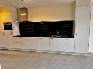 <p><span>Instapklare woning te huur in Bevere nabij winkels , scholen en station.</span></p><p><span>Op de gelijkvloerse verdieping van deze woning heb je een inkomhal, een ruime berging, een apart toilet en een zeer grote living met open keuken.<br />Op de tweede verdieping heb je een slaapkamer en een badkamer met douche en 2e toilet.<br />Een tweede slaapkamer is er op de tweede verdieping.<br />Een aangename stadstuin is een extra pluspunt van deze woning.</span></p><p><span>interesse?<br />Vraag uw bezoek aan via het contact formulier via onze site immodhondt.be </span></p>