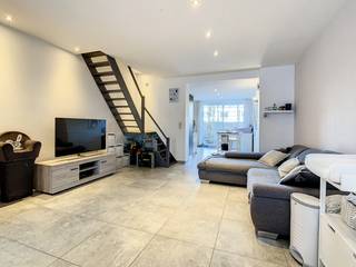 Te huur, knap gerenoveerde gesloten bebouwing in NederenameLOCATIE, KWALITEIT, RUIMTEGEVOEL, ENERGIEZUINIG... Deze topper geniet in veelvoud van alle...