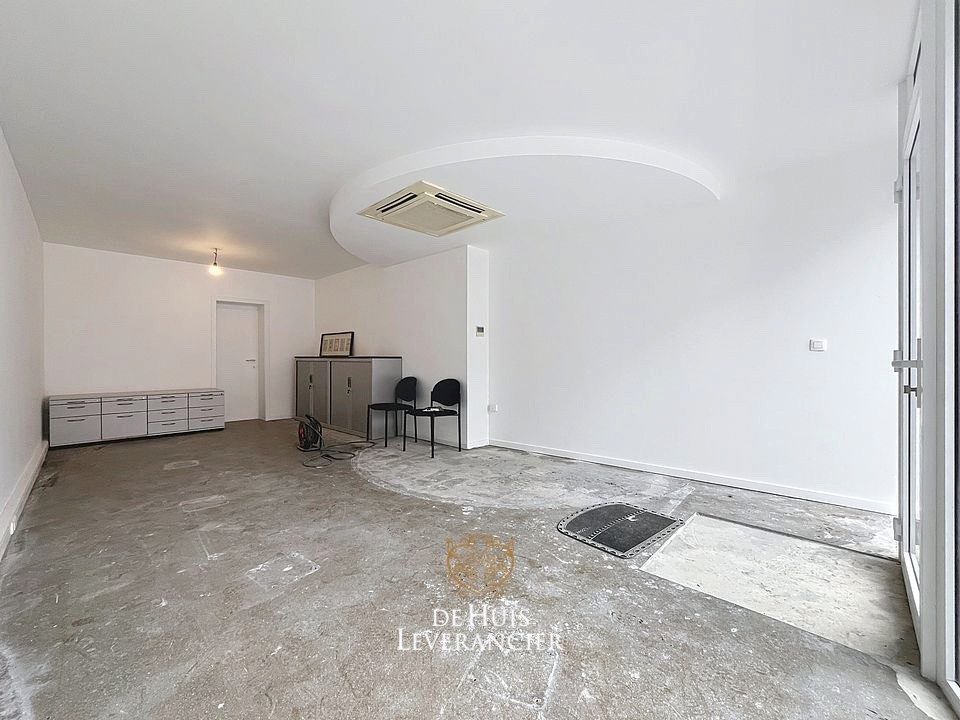 Casco handelsgelijkvloers op toplocatie met garage en tuin - foto 4