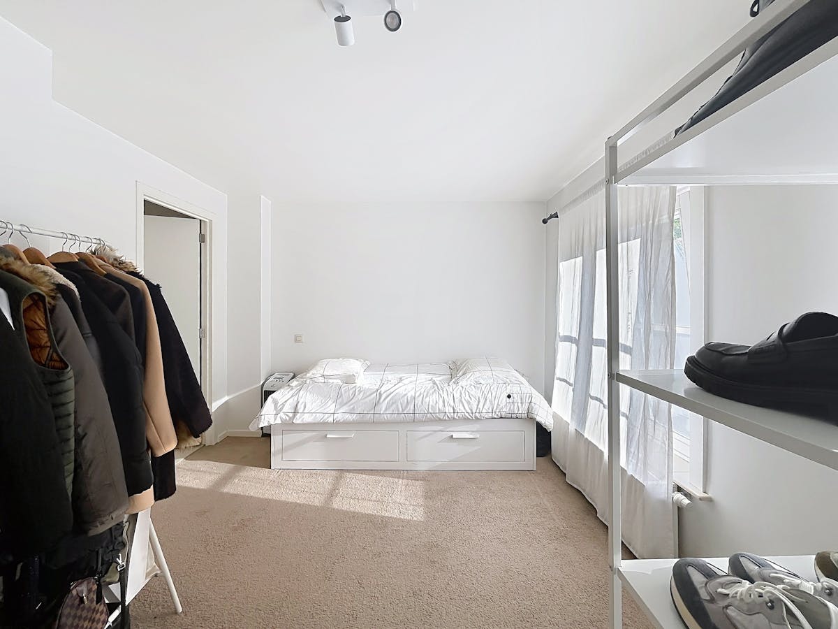 Ruime duplex met 2 slaapkamers te huur in hartje Brugge - foto 4