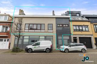 Dit uitzonderlijk ruim appartement met 3 slaapkamers en een zolder van maar liefst 125 m2 is uniek in zijn prijsklasse en gelegen in een rustige...