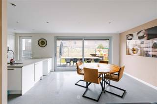 GOEFERDINGE - Bent u op zoek naar een instapklare gezinswoning in een rustige woonwijk?Dan is deze woning misschien wel iets voor u! De belangrijkste...